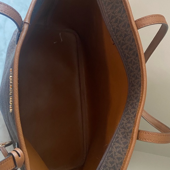 Michael Kors Brown Tote Bag with Elegant Design - Picture 9 of 9